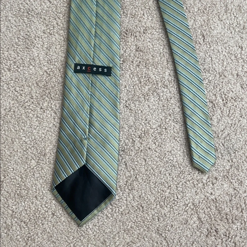 Axcess Men's Tie in Green and Blue Stripes